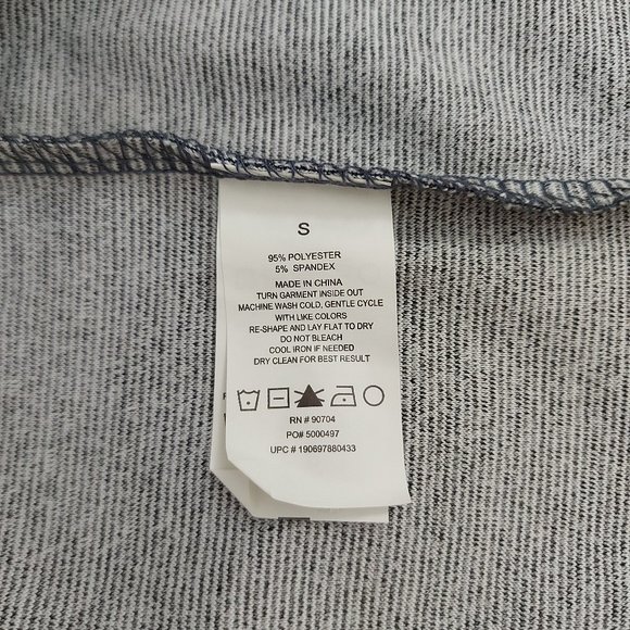 Vince Camuto Mens T-Shirt Size Small V-Neck Short Sleeve Blue - Picture 6 of 6